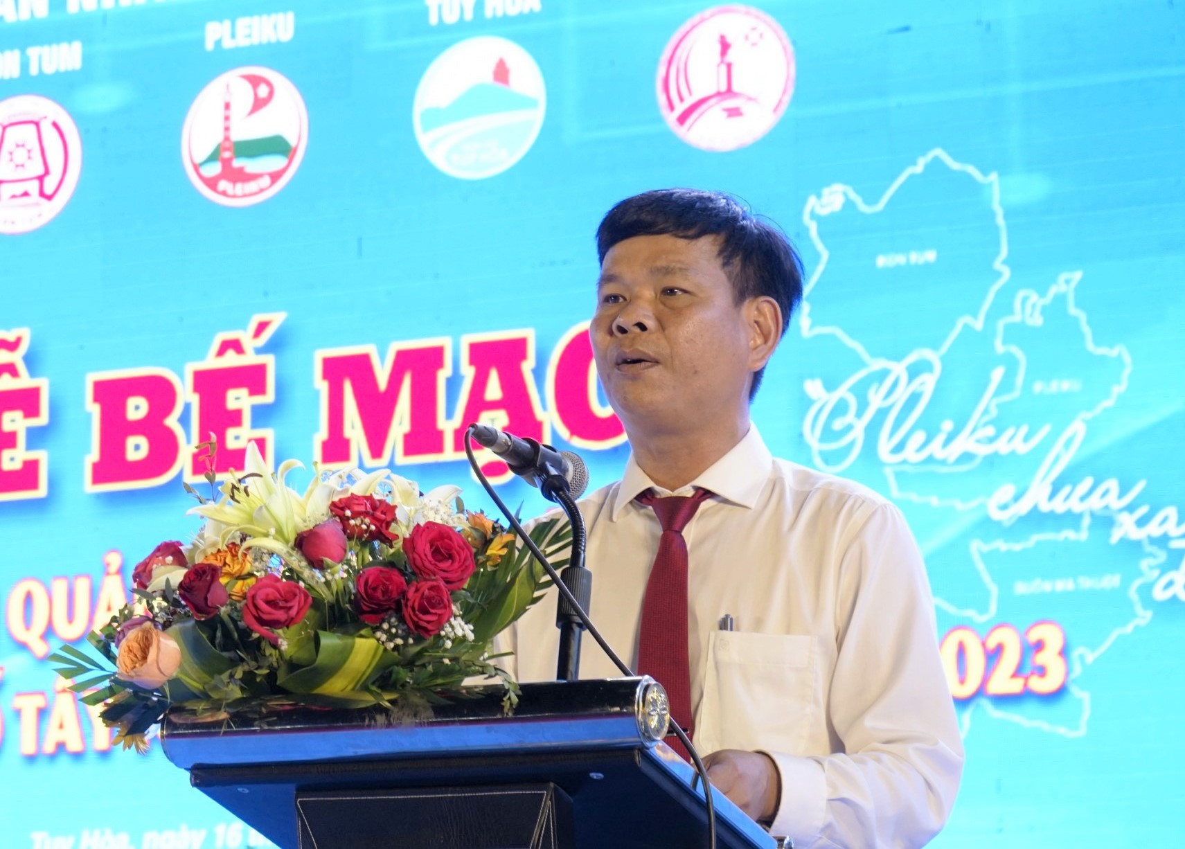 Phó chủ tịch tuy hòa phát biểu